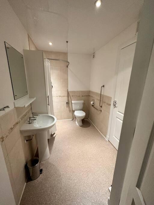 Apartment In Queens Court, Banchory Inchmarlo Екстериор снимка